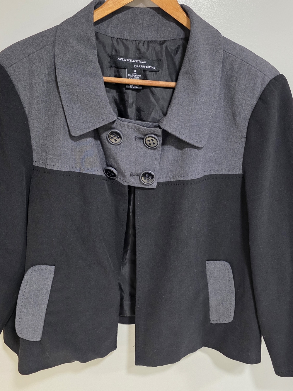 Larry Levine Two-Tone Black and Gray Short Blazer